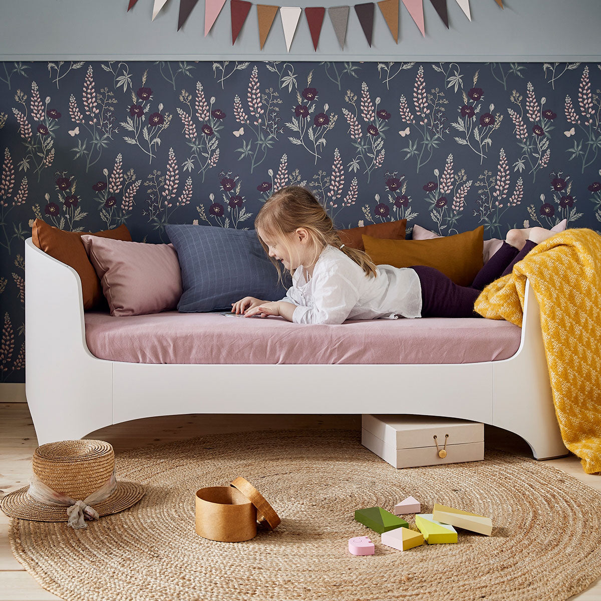 Classic Baby Junior Cot Bed White - Leander