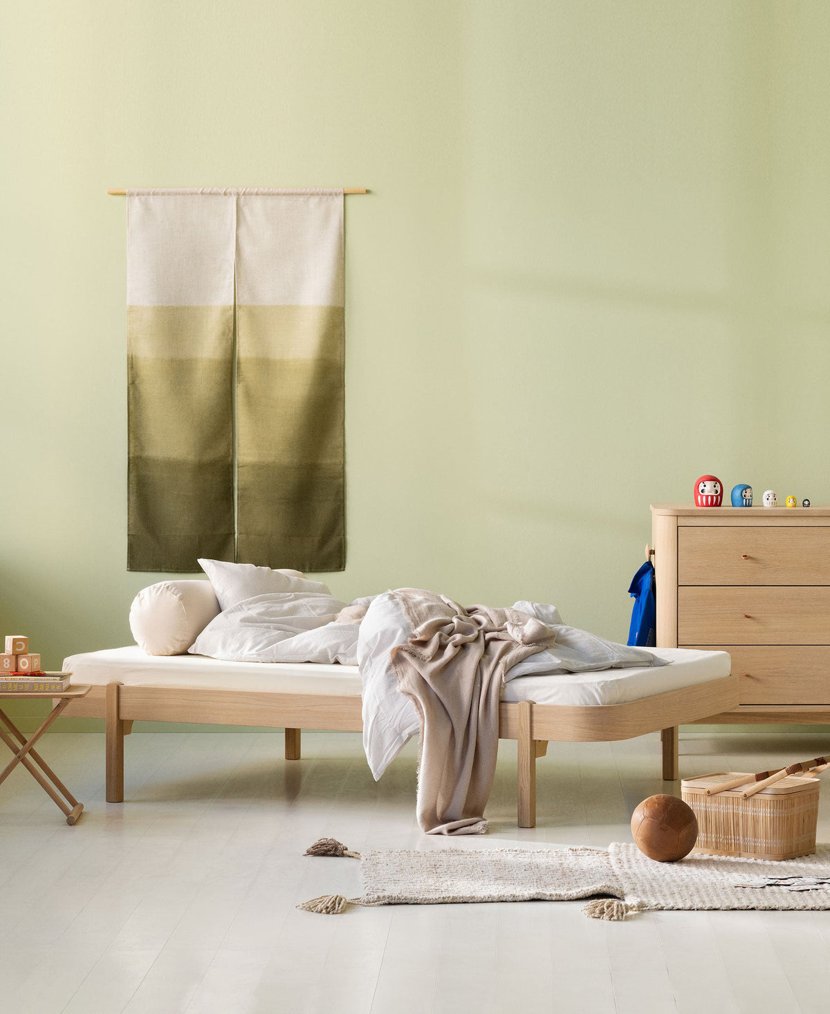 Wood Lounger Bed White/Oak - Oliver Furniture