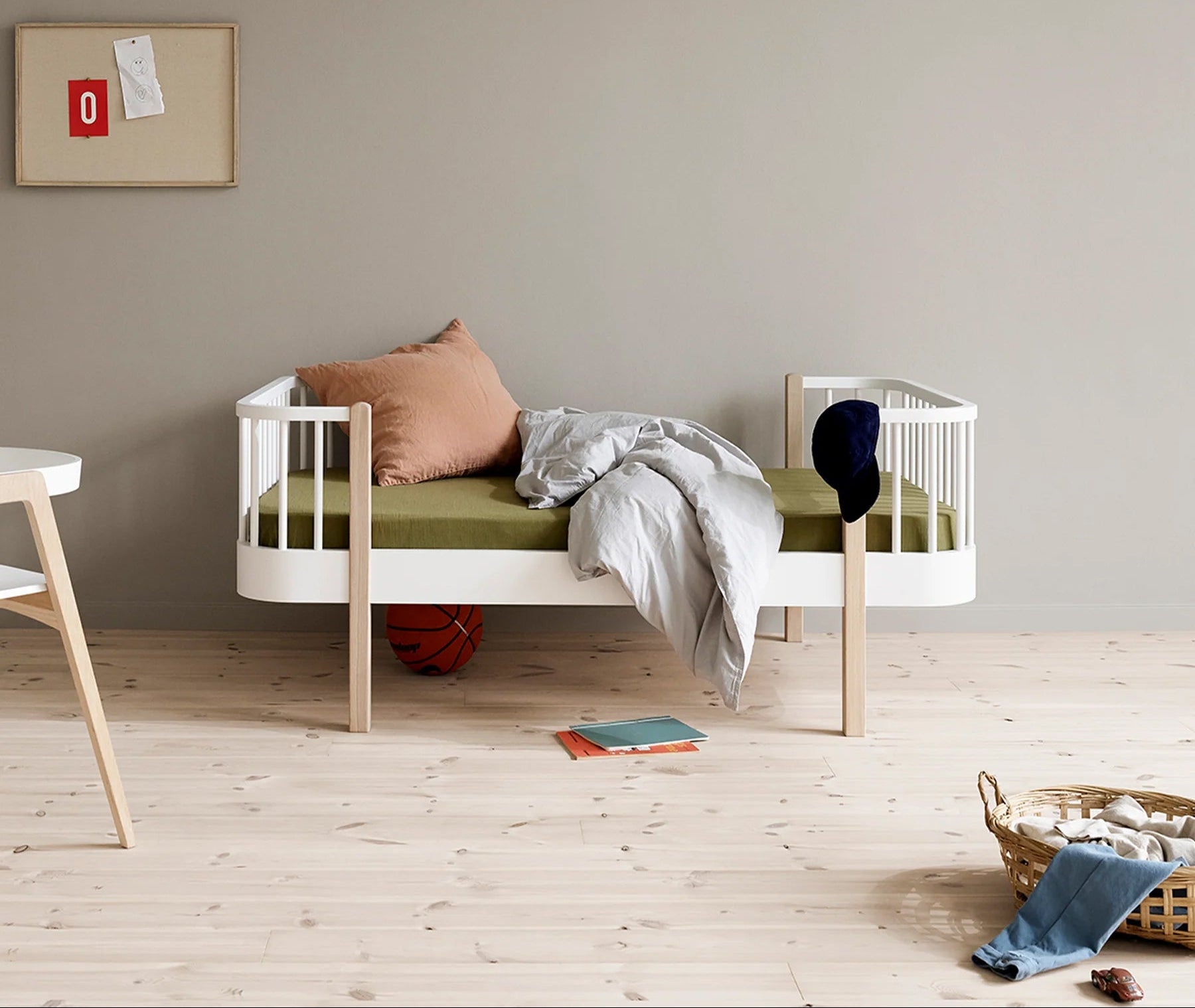Wood Original Junior Bed - White/Oak - Oliver Furniture