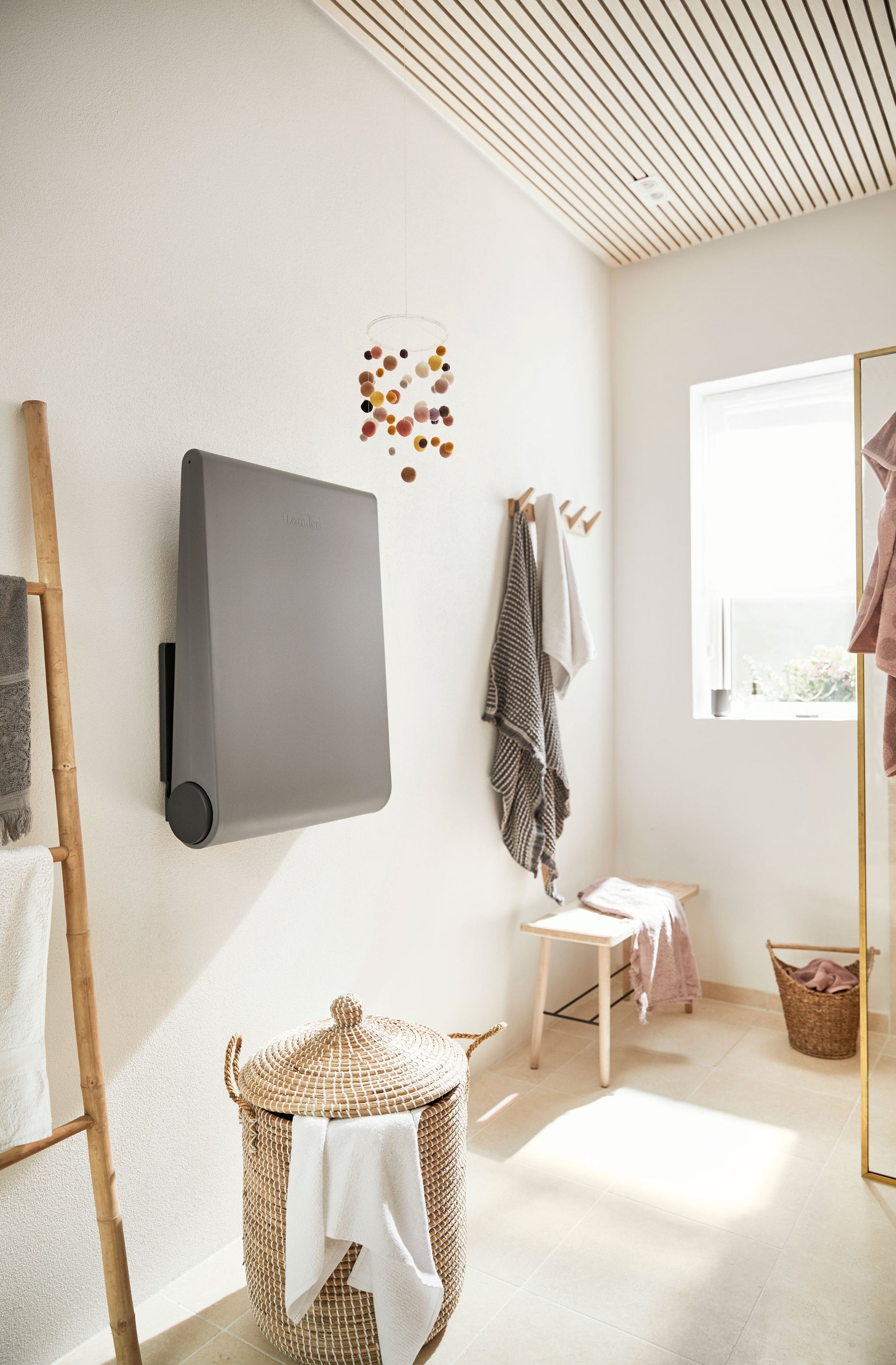 Wally Wallmounted Changing Table Dusty Grey - Leander
