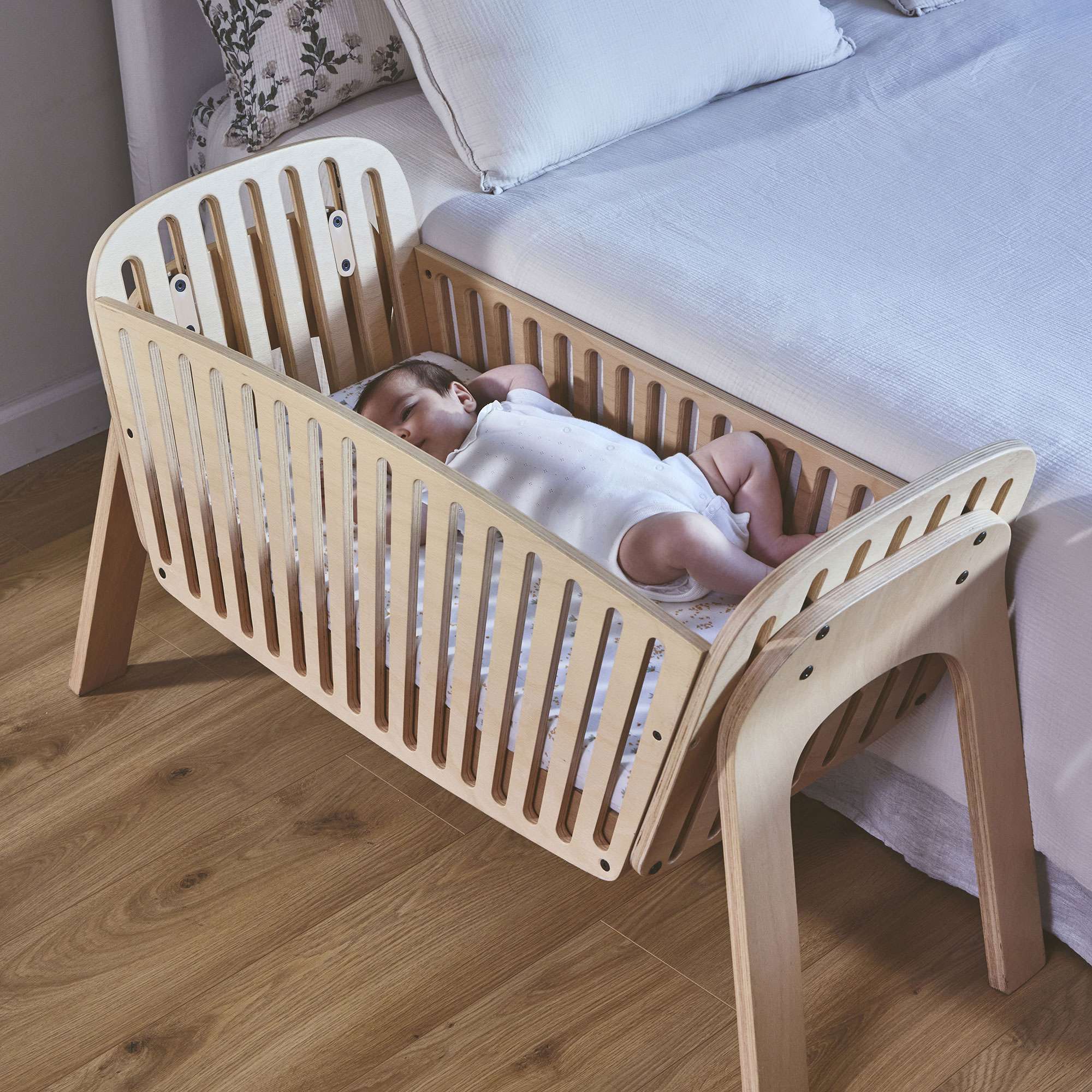 Kodo Bedside Crib to Bench - Charlie Crane