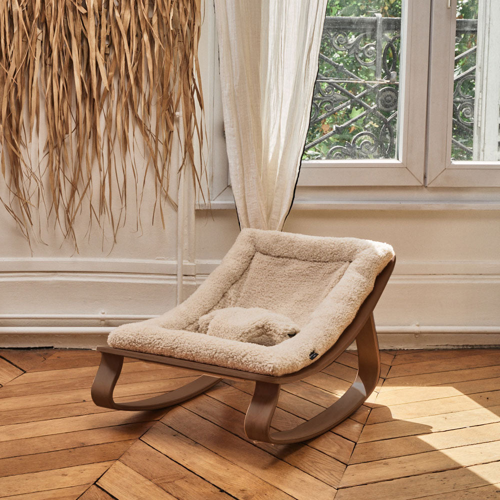 Levo Baby Rocker Fur Milk - Walnut - Charlie Crane