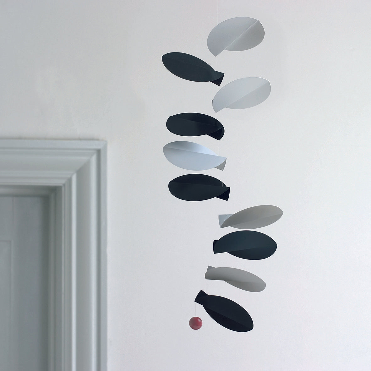 Turning Leaves White/Black - Flensted Mobiles