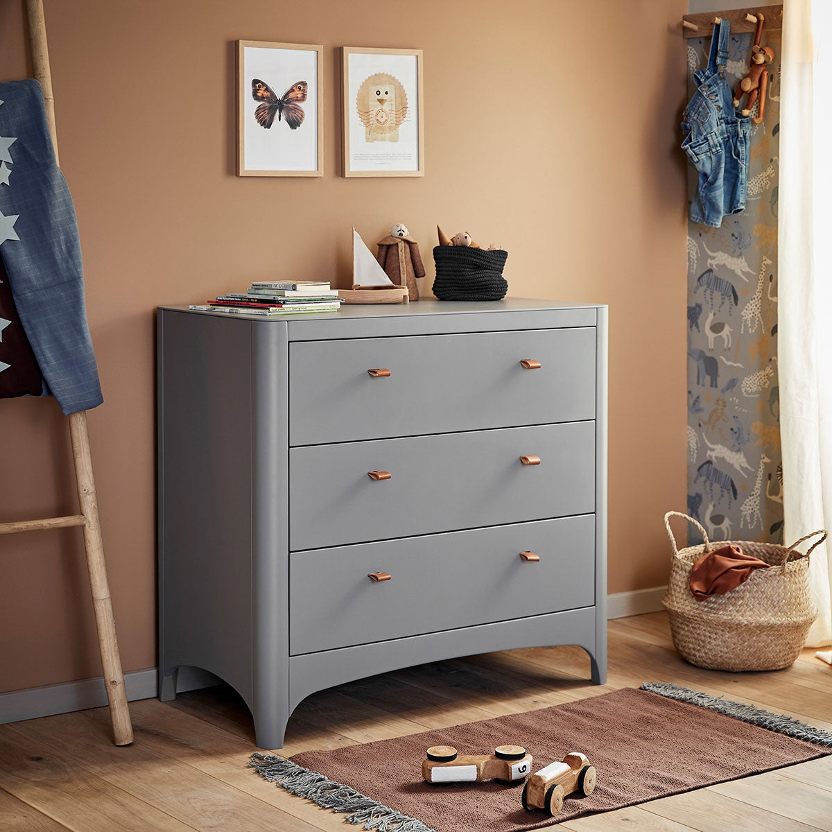 Classic Dresser and changing Table Grey - Leander