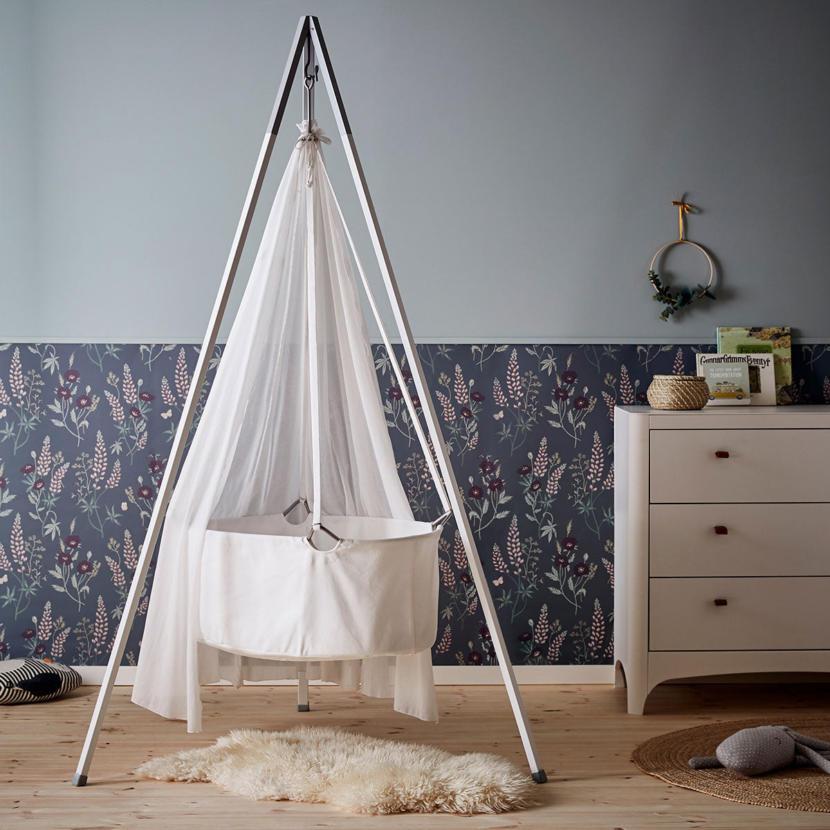 Classic Hanging Cradle White - Leander