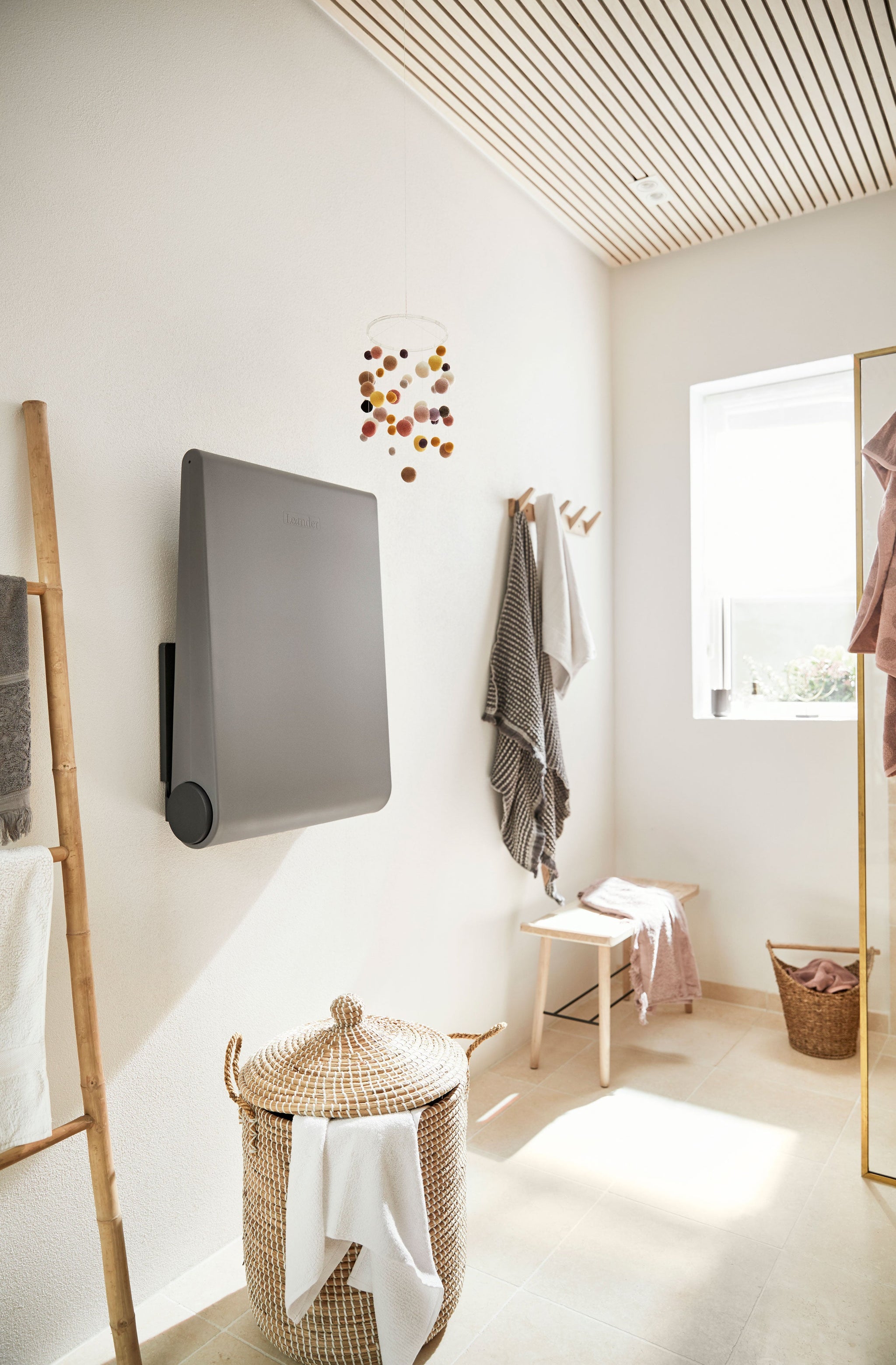 Wally Wall-mounted Changing Table Dusty Grey - Leander