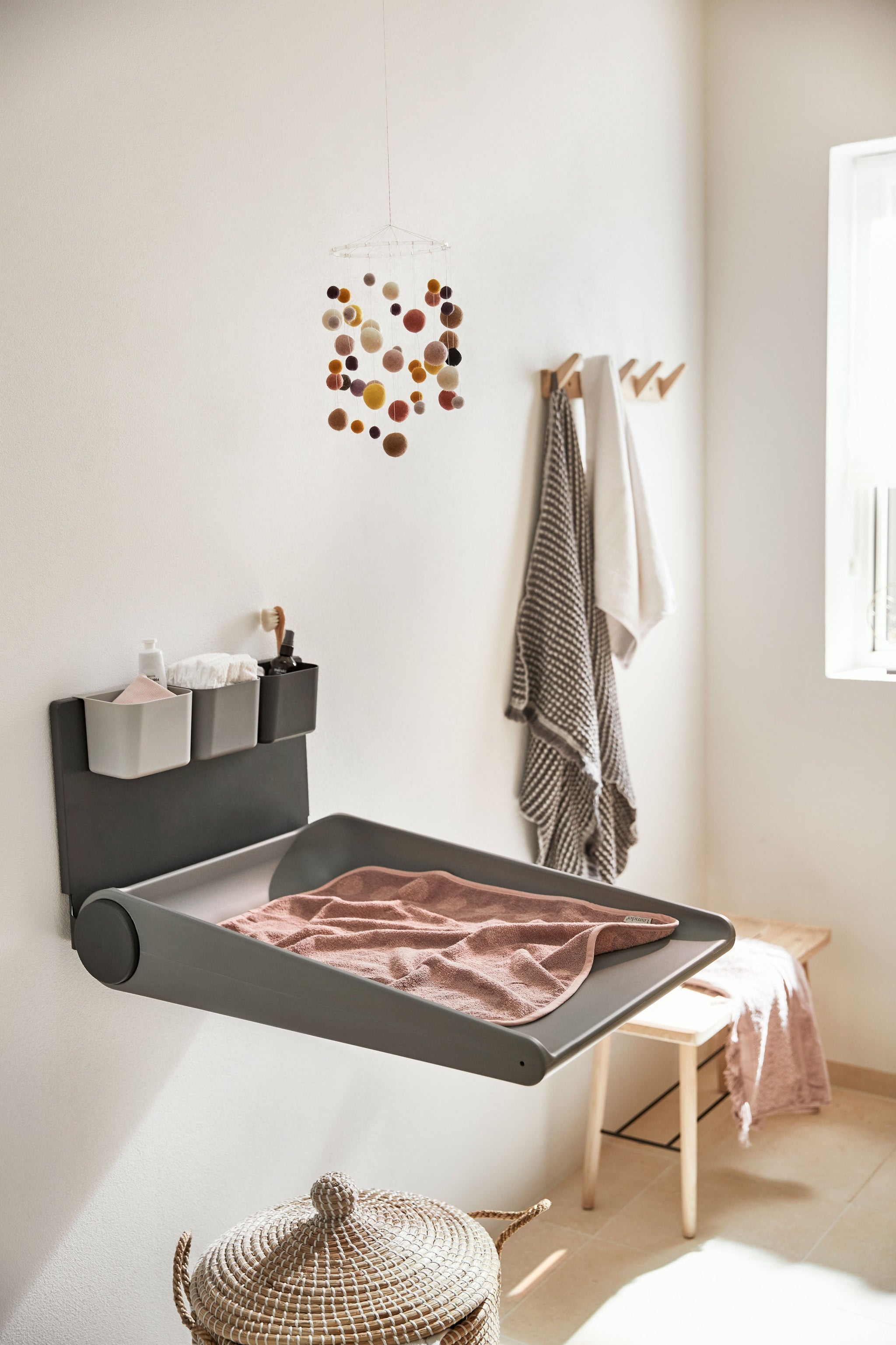 Wally Wall-mounted Changing Table Dusty Grey - Leander