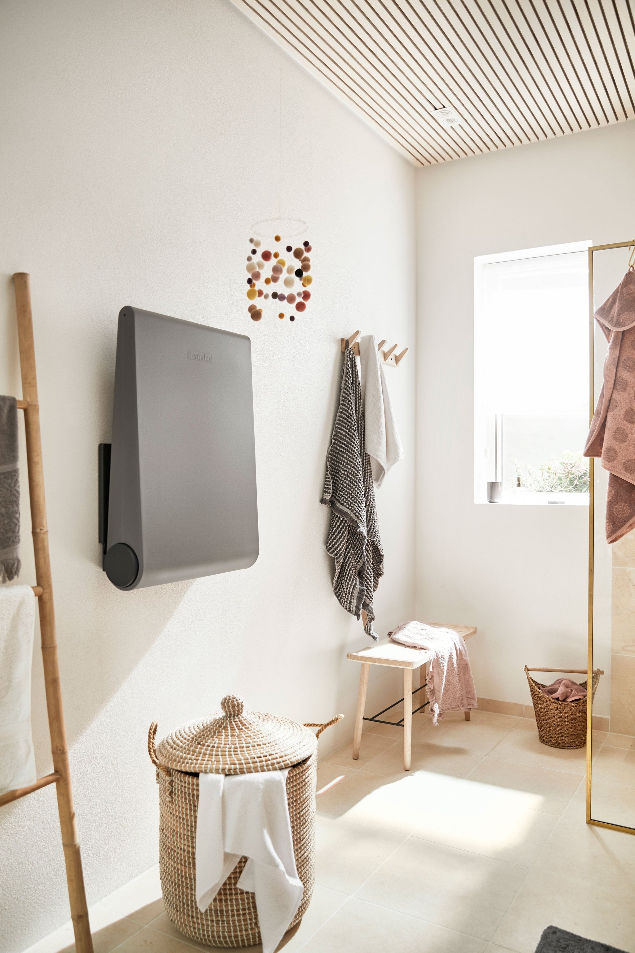 Wally Wall-mounted Changing Table Dusty Grey - Leander