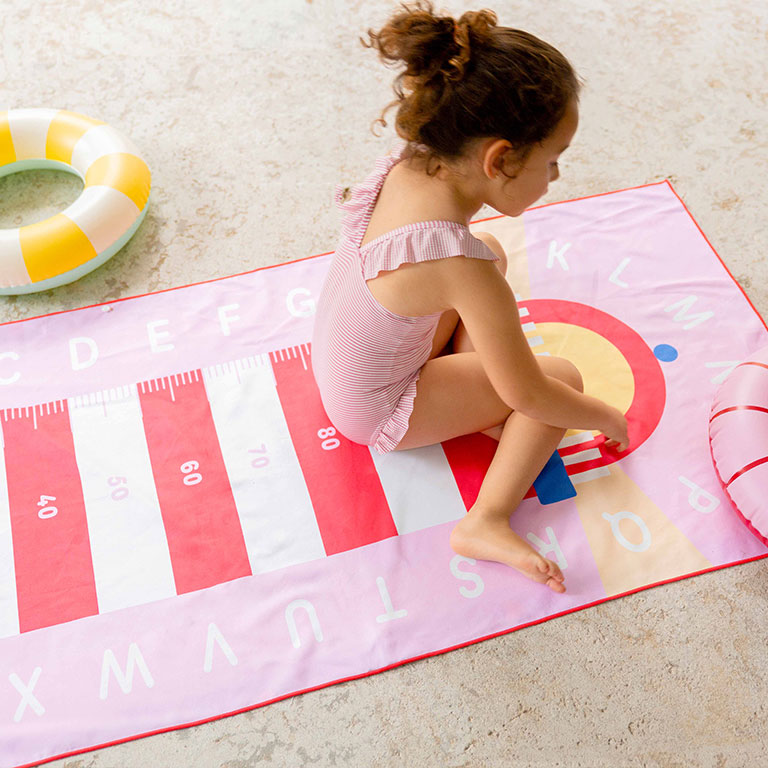 Beach Playtowel Lighthouse (M) - Quut