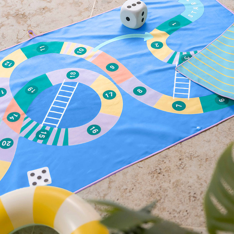 Beach Playtowel Snakes & Ladders (M) - Quut
