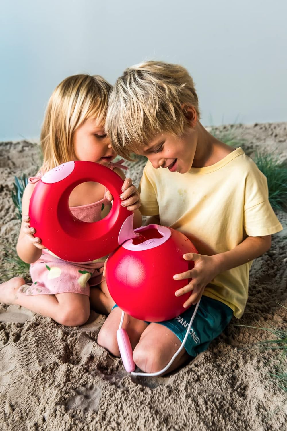 Cana Playful Watering Can Large Cherry Pink - Quut