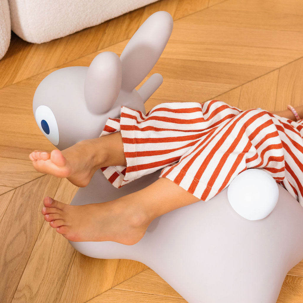 Hoppi Bouncing Bunny Warm Grey - Quut
