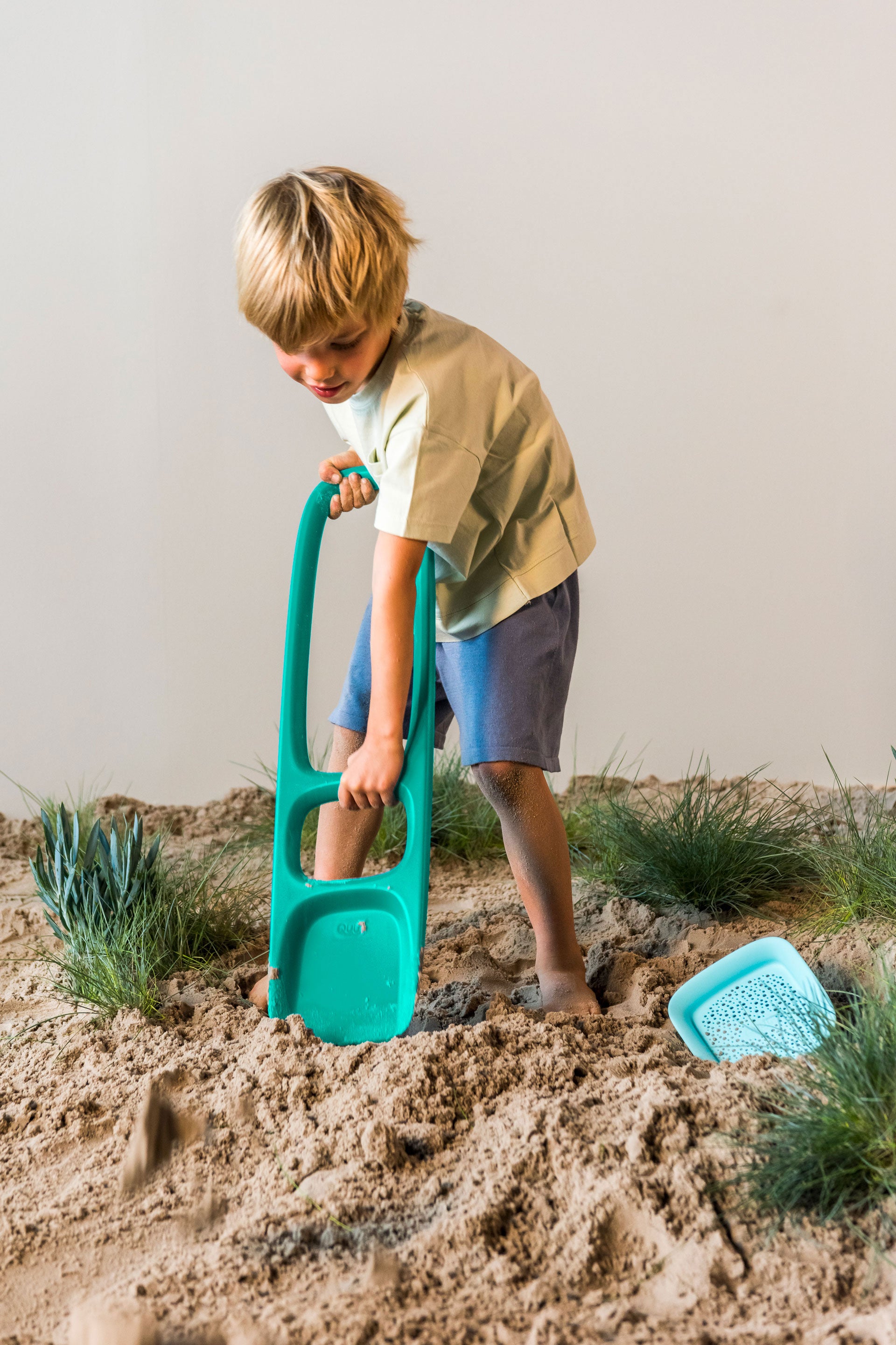 Scoppi Shovel and Sand Sifter Lagoon Vintage - Quut