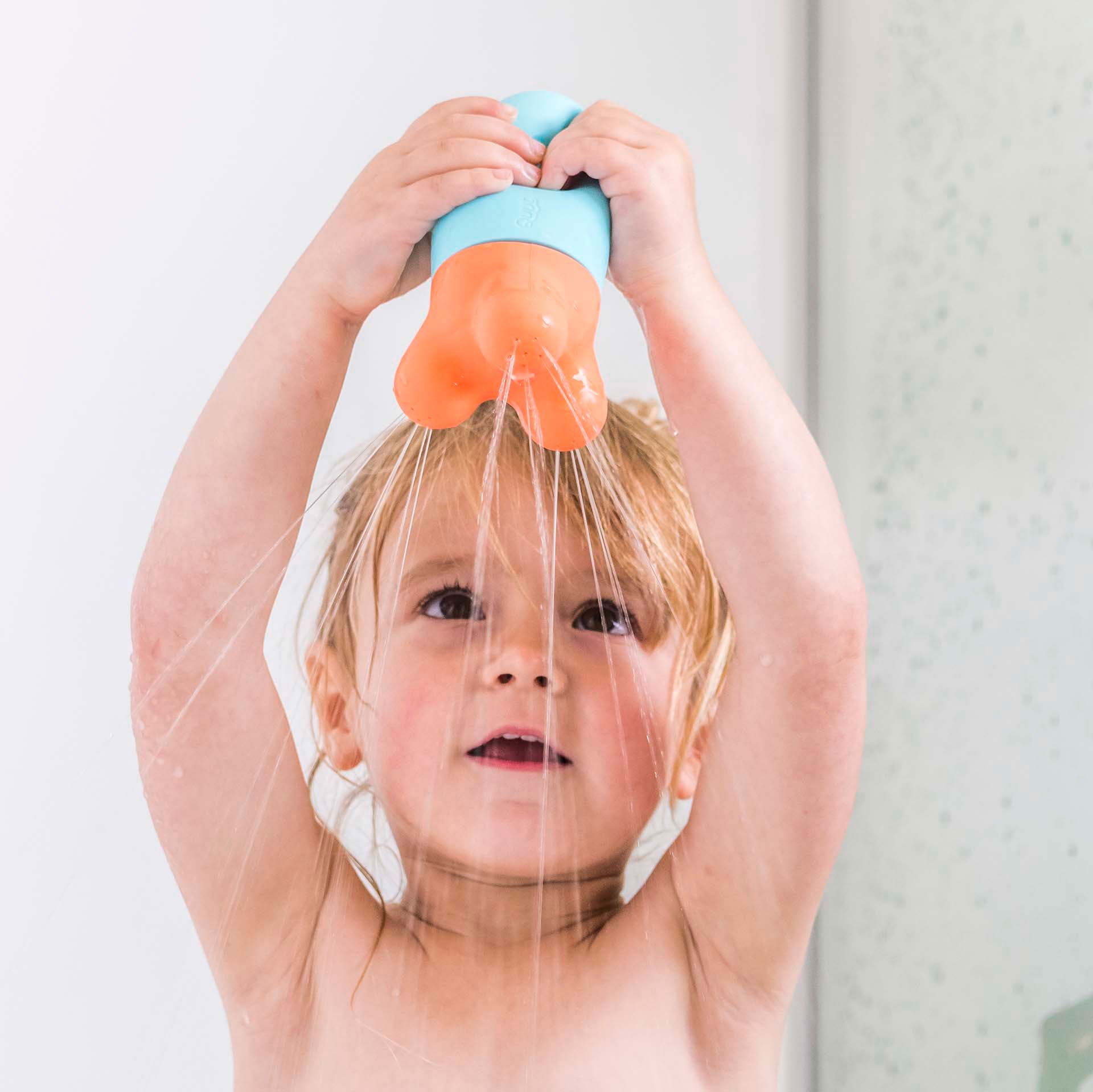 Squeezi Bath Toy Squirter Rocket - Quut