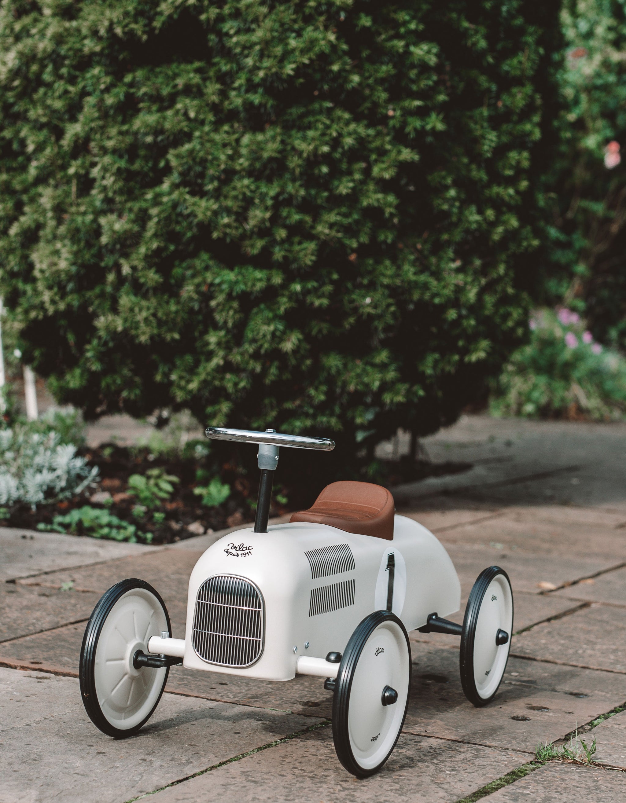 Metal Vintage Ride on Car Off white Vilac Bebemoda Modern furniture and essentials for babies and kids