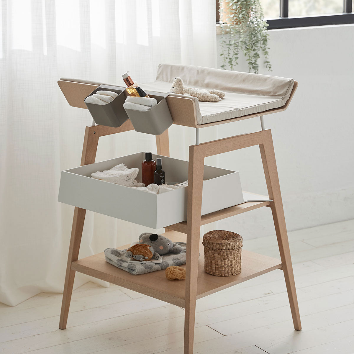 Linea Changing Table with mat Natural Wood - Leander