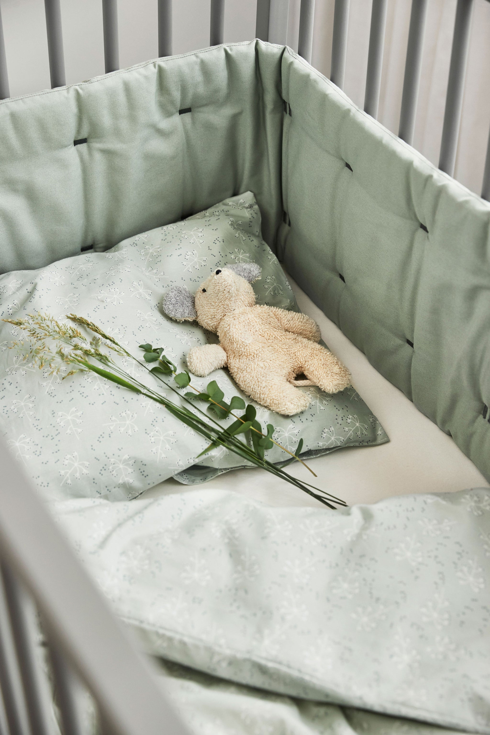 Organic baby bedding set Meadow Sage Green - Leander