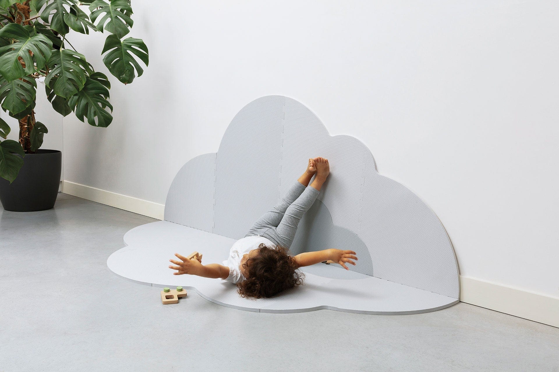 Quut Cloud Playmat Pearl Grey Large Baby & Toddler